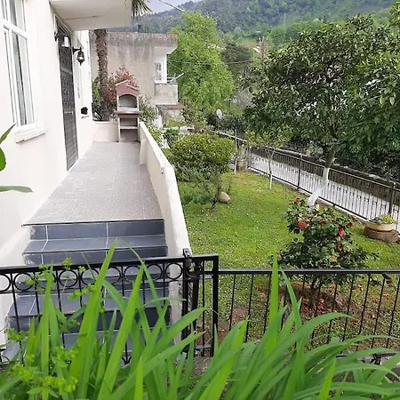 Seyoni Apartment *